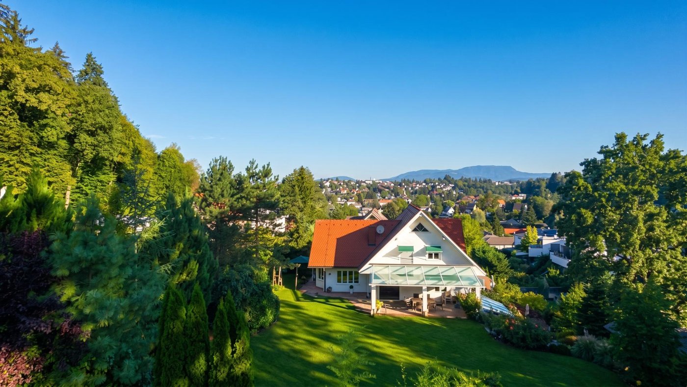 Graz-St. Peter · Anwesen mit 380 m² Wohnfläche, privatem Spa und 2.163 m² umzäuntem Garten — am Grüngürtel, am Ende einer Sackstraße