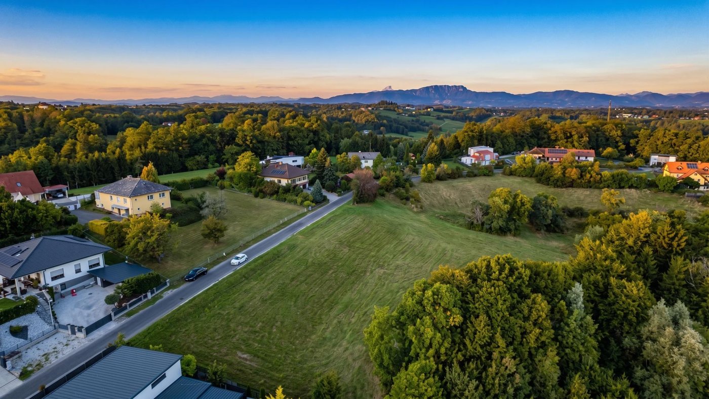 Bauplatz mit bewilligter Planung am Nestelbachberg – 906 m² für 90.000 Euro